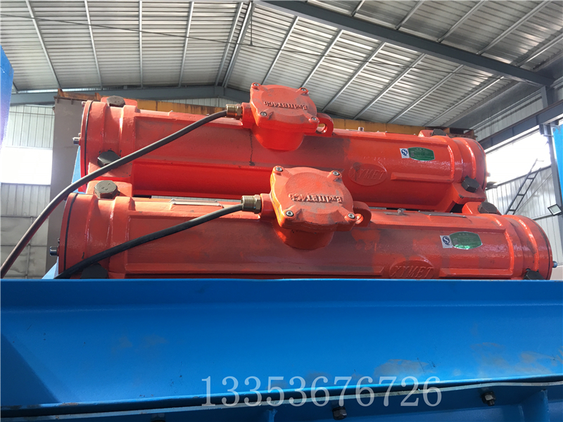 雙層疊篩4級(jí)振動(dòng)電機(jī)