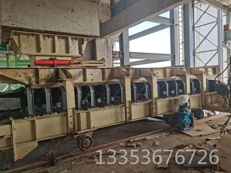 重型帶式給礦機(jī) 重型帶式給礦機(jī)