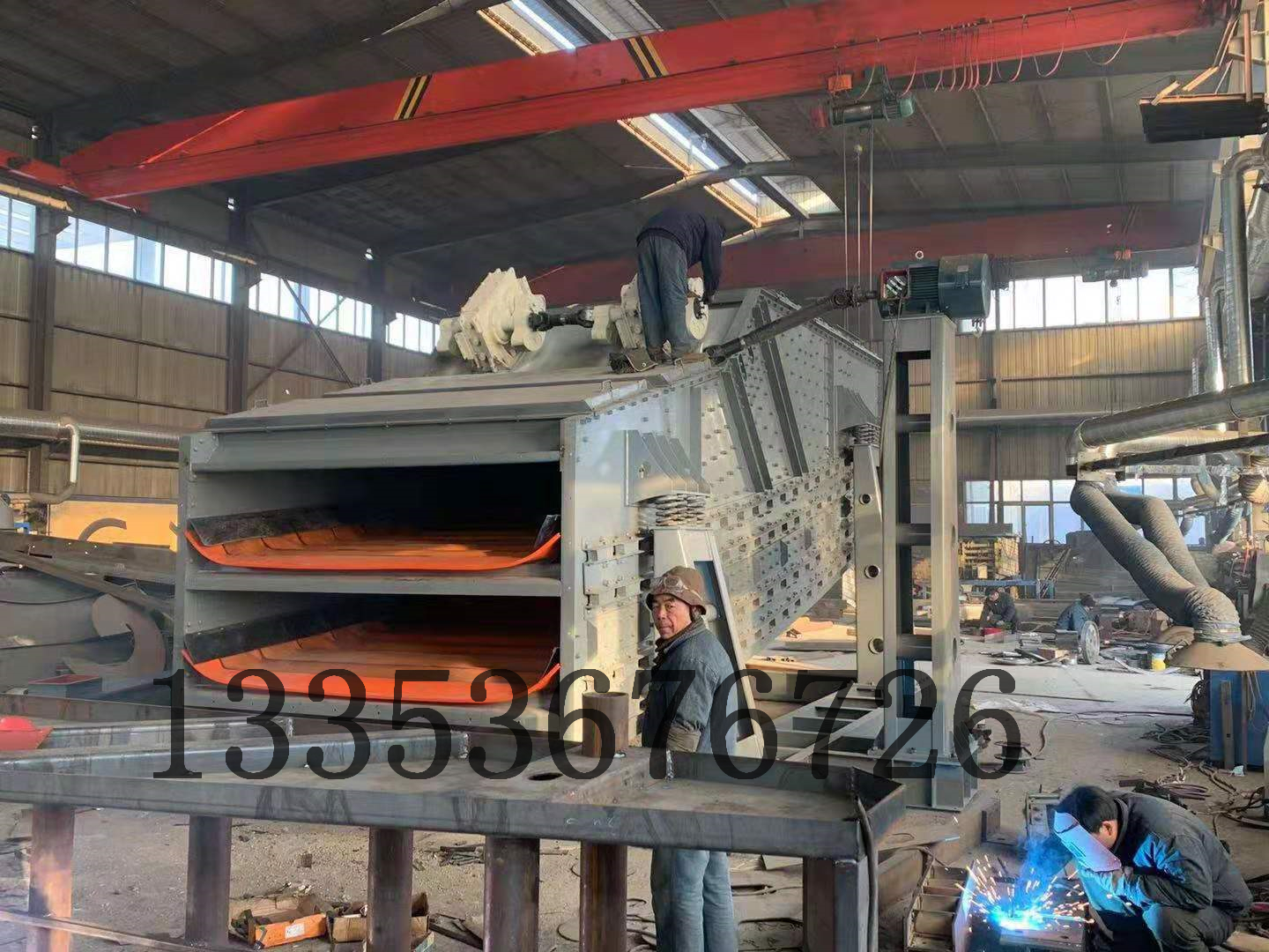 垃圾固廢分級(jí)處理專用弛張篩選機(jī)一臺(tái)需要投資得多少錢？