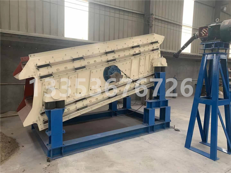 微粉馳張篩時產(chǎn)20方/小時，現(xiàn)貨出售，上層篩網(wǎng)1mm，下層篩網(wǎng)0.2mm，如無需更換篩網(wǎng)的情況下，款到3天內(nèi)即可發(fā)貨！